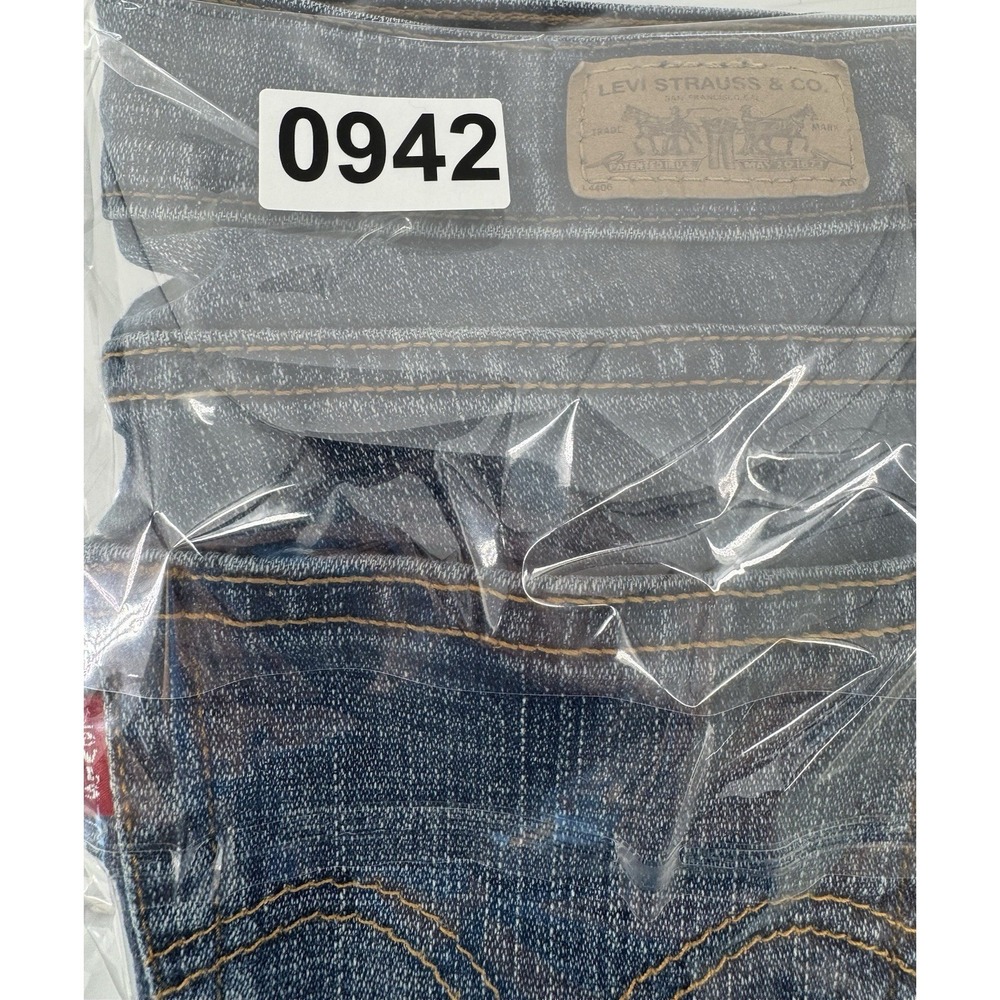 Levi's 529 Women's High Rise Cut Off Blue Denim Shorts Distressed Size 29 / 30W - Picture 10 of 10